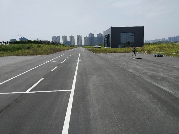 汽车通过噪声测试场地